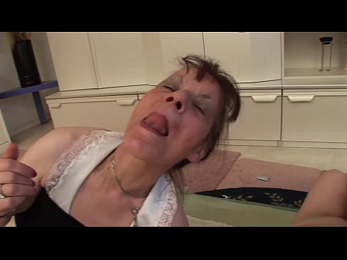 ❤️ To bestemødre og en bestefar har en trekant ️ Hard porno hos oss