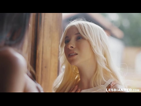 ❤️ Jenta kommer hjem noen måneder senere og ender opp med å spise stemorens fitte ️ Hard porno hos oss