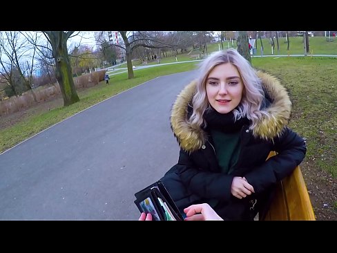 ❤️ Svelger en fremmeds varme sperm for penger - blowjob i parken av Eva Elfie ️ Hard porno hos oss